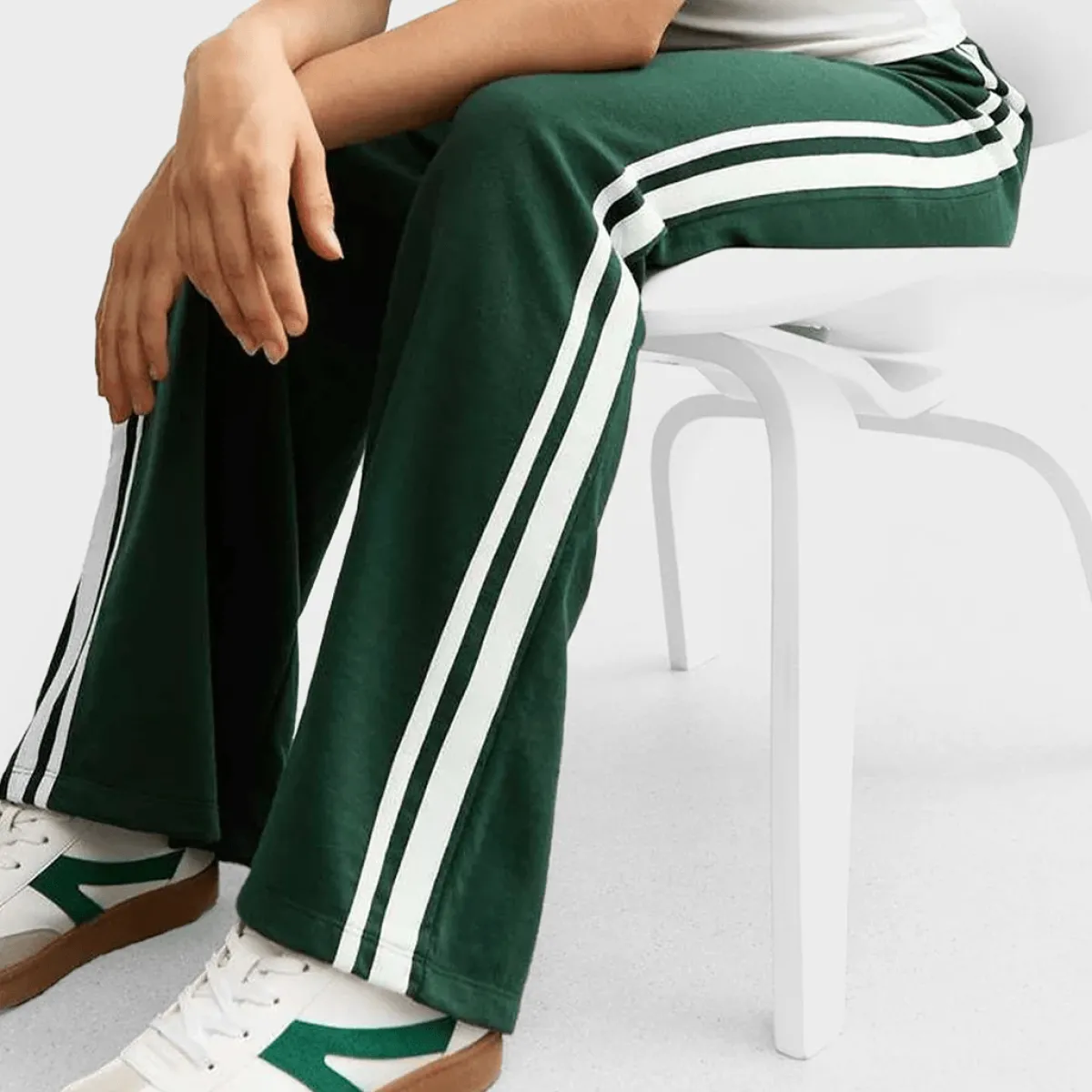 Outlet Girls 2 Stripe Joggers Kids Joggers & Leggings