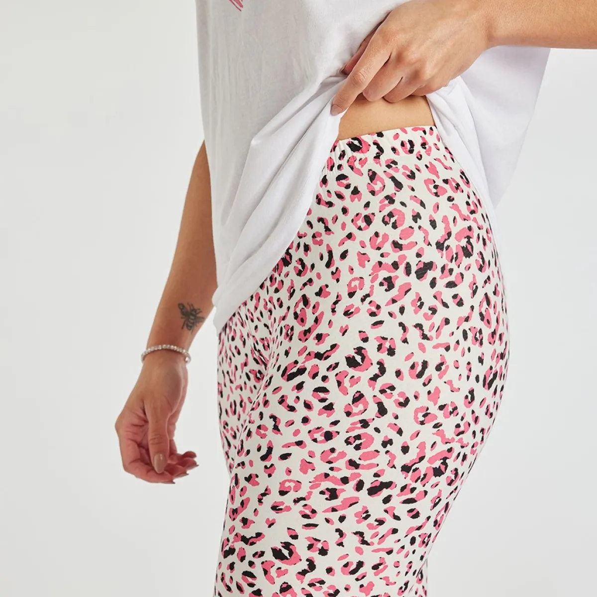 Hot Ladies 3/4 Supersoft Leggings Women Joggers & Leggings