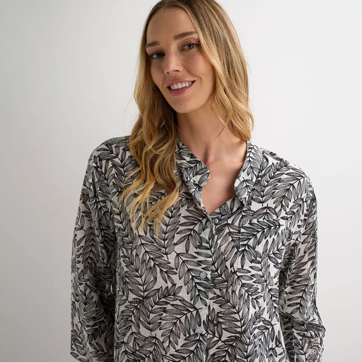 Best Ladies Black/White Leaf Printed Crinkle Shirt Women Shirts & Blouses