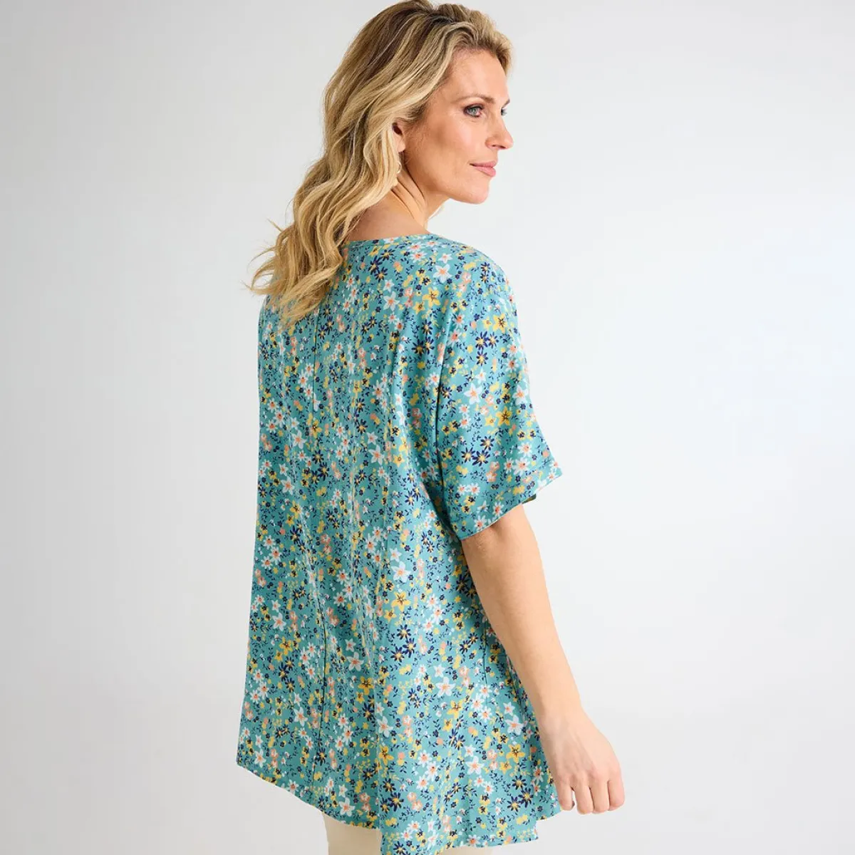 Best Ladies Floral Dipped Hem Top Women Tops