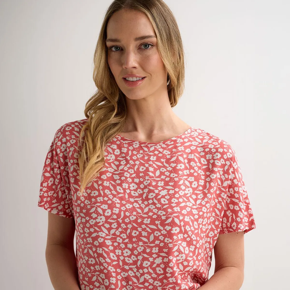 Fashion Ladies Ditsy Printed Viscose Top Women Tops